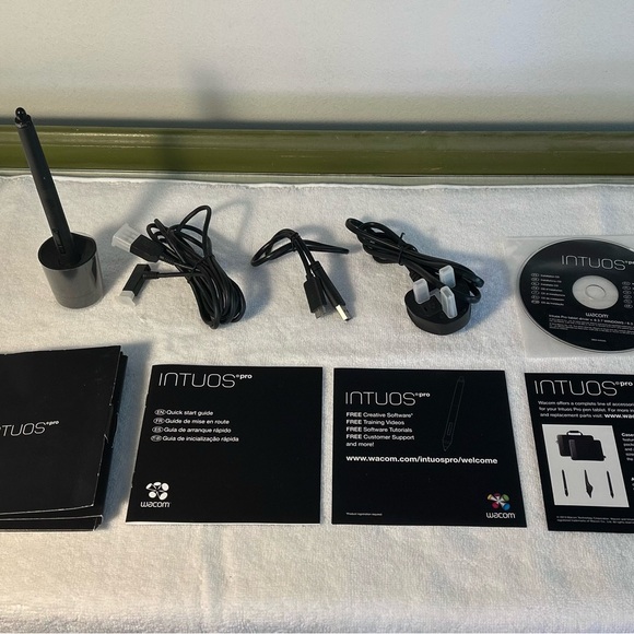 Wacom Intuos Pro Tablet size Medium - Picture 3 of 6